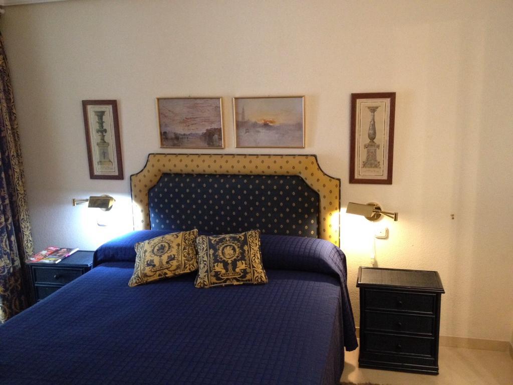 Dominion Apartments Estepona Room photo